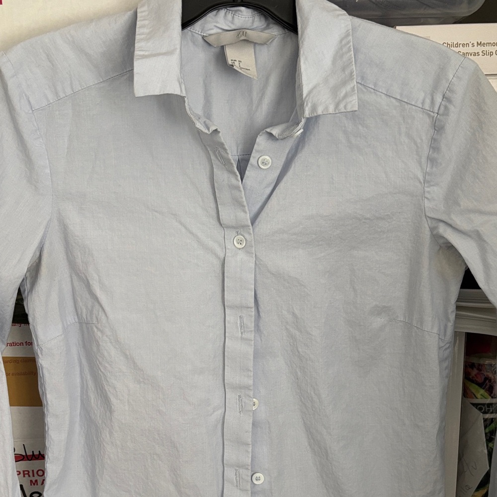 H&M Ladies Sky Blue Casual Button Down Shirt Pre-Owned ‼️